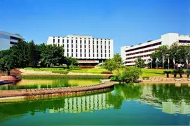 光明时评：教育还应该继续扮演社会分层的角色吗？图片