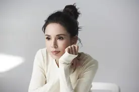 「开腔」二十多年后，“小龙女”李若彤怎样了？图片