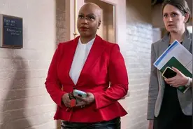 有内鬼？民主党议员发现国会办公室的求救按钮被提前扯坏图片