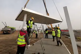 石家庄集中隔离点建设者：-10℃下施工，已安装200套集成房图片