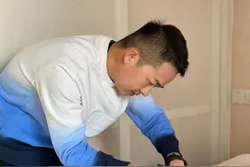 90后退伍军人成整理师走红：工作治愈，客户多为女性图片