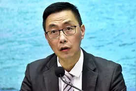 香港一公立学校教师用不当教材，已被调职！按公务员纪律处理图片