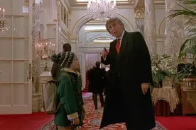 美网友要求把《小鬼当家2》里特朗普“换头”，主演回应：赞同图片