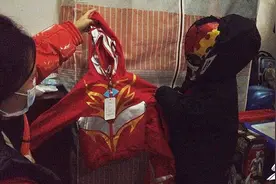 小牟熠真的见到了奥特曼！你看，爱与光的守护就在我们身边图片