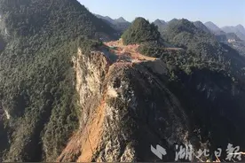 宜来高速绝壁上“架桥钻隧”图片