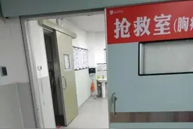 痛心！2岁小孩被衣服勒脖，窒息身亡图片