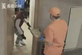 女外卖员上门送披萨 取餐付钱的不是人类图片