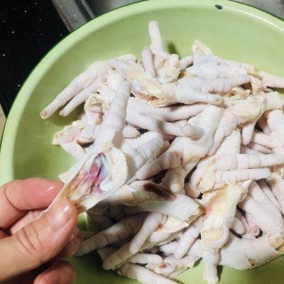 这道家喻户晓的泡凤爪是怎么做的呢？