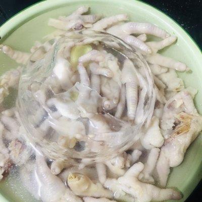 这道家喻户晓的泡凤爪是怎么做的呢？