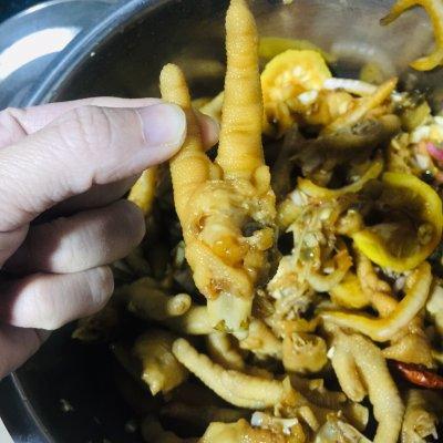 这道家喻户晓的泡凤爪是怎么做的呢？