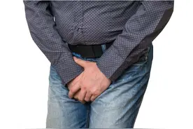 男性睡觉时，出现5种“表现”，及时检查图片