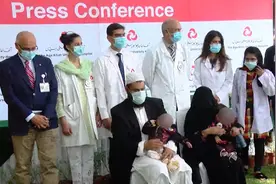 52秒｜9个月大连体男婴成功分离 兄弟俩已健康出院视频封面