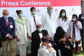 52秒｜9个月大连体男婴成功分离 兄弟俩已健康出院视频封面