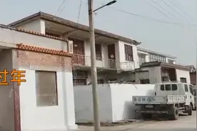 又来了！河南硬核村长大喇叭劝就地过年，笑翻网友：宝刀未老图片