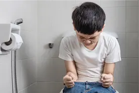 为什么会出现便秘？最合适的如厕姿势是什么？视频封面