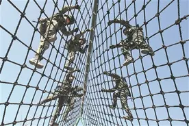 武警猎鹰突击队：“中国猎鹰”振羽奋飞图片