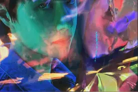 王一博拿热水袋也深情 炫彩糖果纸打造未来感大片图片