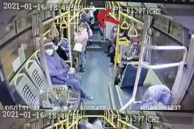 上海一公交为避让出租车急刹 后排38岁女乘客被甩出后不治身亡图片