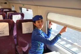 列车上，男女列车员的服务有区别吗？图片