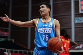 CBA官网球员动态：青岛续约林韦翰、王睿泽 自由球员新增王俊杰图片
