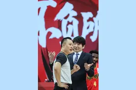 篮球——CBA第二阶段：青岛每日优鲜胜深圳马可波罗图片