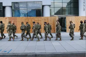 美国两名国民警卫队员被调离新总统就职典礼安保队伍图片