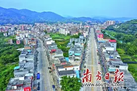 云浮郁南：打造更高质量的美丽圩镇图片