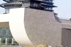 扬州史上首座百米钢塔首座“透明”宝塔露芳容图片