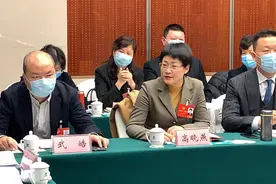 省政协委员高晓燕：建议从小学一年级起建立学生心理健康档案图片