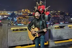 央视点赞贵州80后音乐达人罗应星：一个人就是一个乐队图片