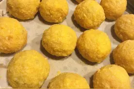 揭秘饭店里薄皮大馅的菜团子图片