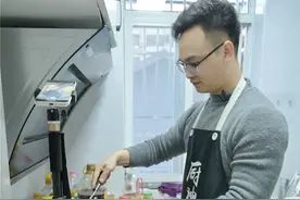 挑战365天给女友做饭不重样，90后南京小伙火了图片