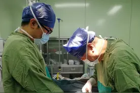 生了半年的“女儿”竟是儿子？图片