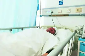 壹现场丨安徽一辅警徒手接跳楼女孩被砸重伤，警方：正申报见义勇为图片