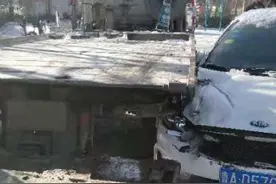 清障车被撞维修近3万，安盛天平质疑费用价格，双方争执不休图片