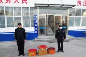 10万响鞭炮“藏身”五金店内，被漯河民警当场查获图片