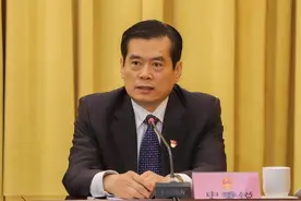 被曝掌掴秘书长后，济源市委书记张战伟被免职图片