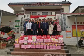 南宁六职校等单位深入俊龙村开展春节慰问送温暖活动图片