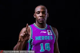 纵观CBA｜中国篮球历史第一外援，哈德森当之无愧图片