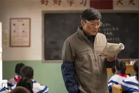 祖峰：《山海情》白校长的坚持，称得上浪漫和坚毅图片