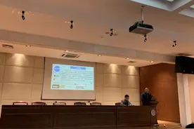 回弹性不好、闻起来有异味…… 杭州对蚕丝被来了场质量对比 全市熟悉的品牌图片