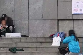 昆明人质劫持案后续，心理咨询师：蓝衣女记者易产生应激反应，需进行心理辅导图片