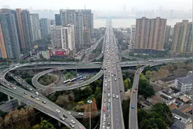 浙A车牌“双限”新政发布后 1月竞价摇号大军增至94万余人图片