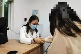 30岁漂亮女儿一直单身，妈妈急了：医生，她是不是有心理问题？图片