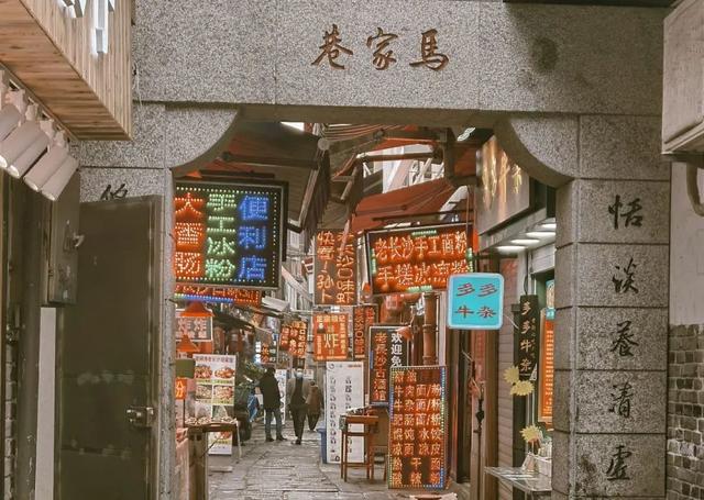 嘿，你是几几年的？