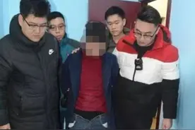 深夜，济南一男子翻厕所潜入高校女生宿舍……图片