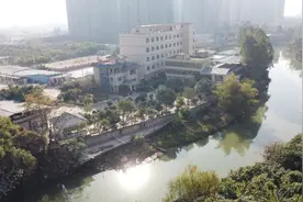 惠州一村委主任被举报填河床“造地”建豪华别墅 城管部门已介入调查图片