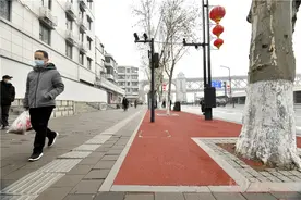 武昌临江大道请人走“红地毯”图片