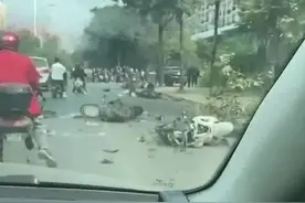 追踪！南宁白沙大道车祸肇事者身份存疑，4名伤者仍在抢救图片
