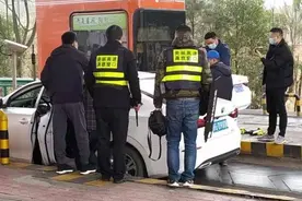 沪昆高速新余收费站协助警方顺利抓捕重要犯罪分子图片